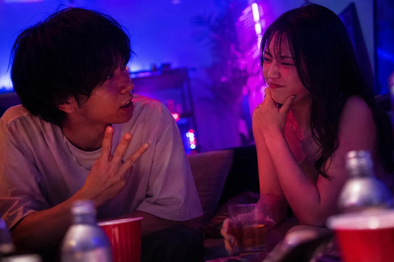 おうちデートで2つの本当と1つの嘘を飲みゲーとして楽しむ2人